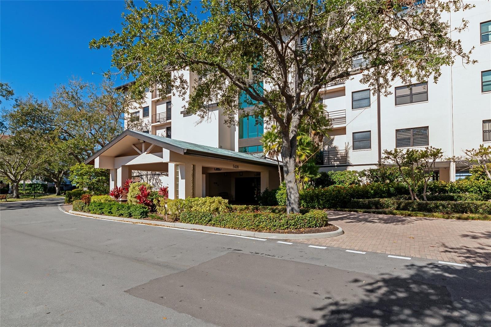 Image 2 of 68 For 5408 Eagles Point Circle 302