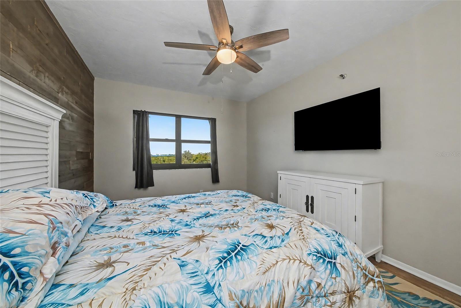 Image 24 of 68 For 5408 Eagles Point Circle 302