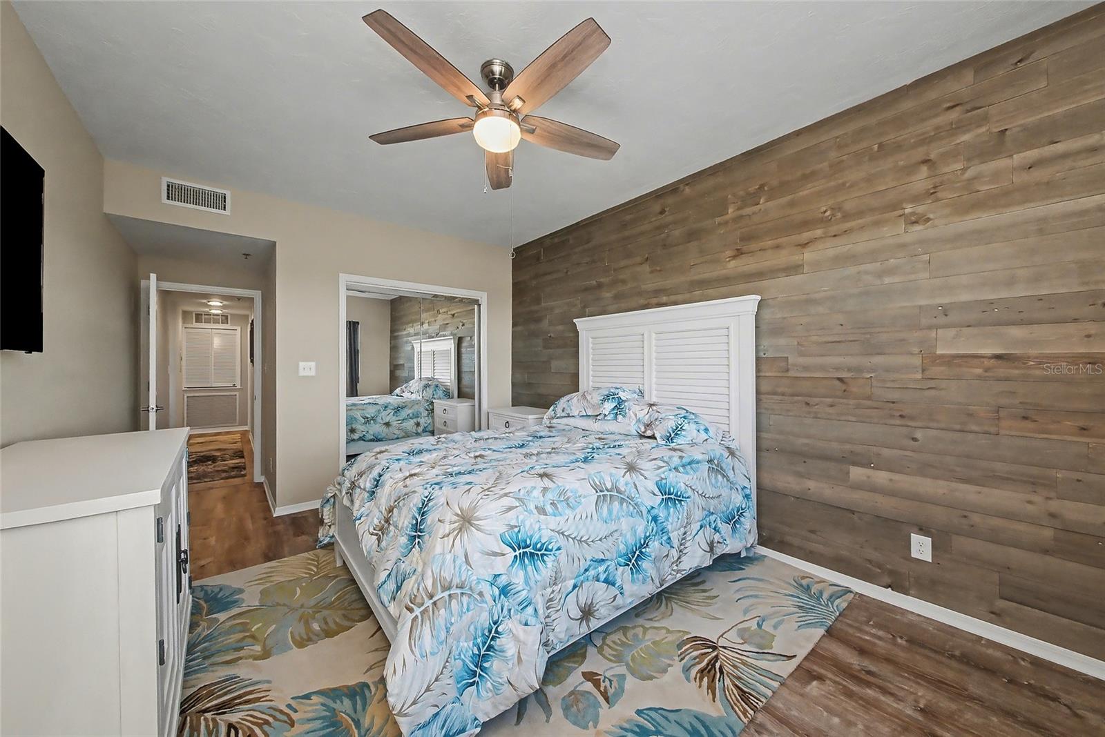 Image 25 of 68 For 5408 Eagles Point Circle 302