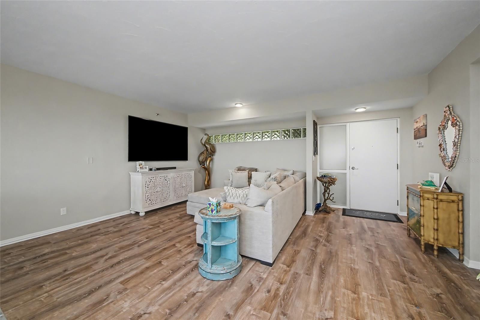 Image 4 of 68 For 5408 Eagles Point Circle 302