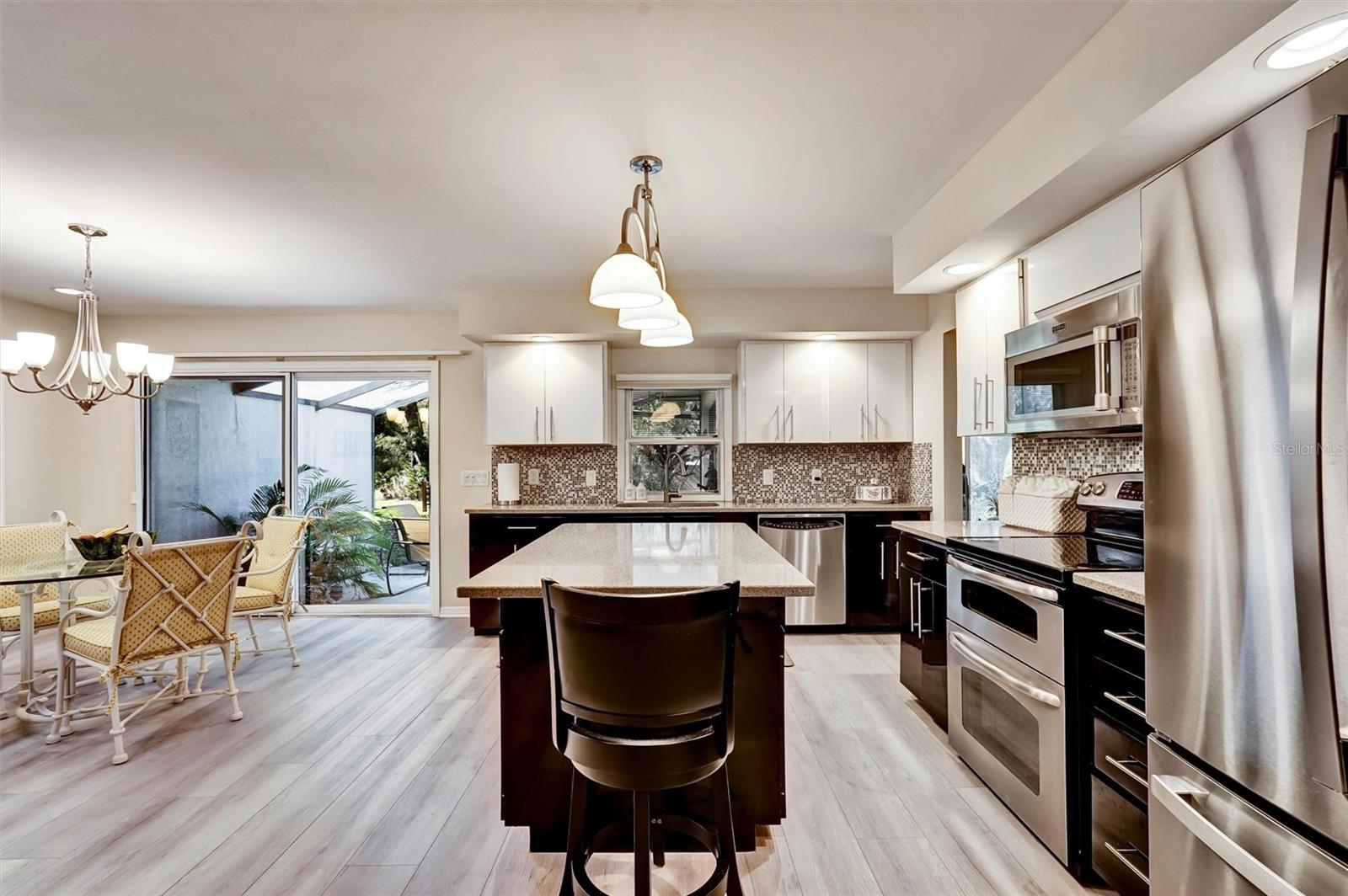 Image 10 of 42 For 6120 Wilshire Circle 6