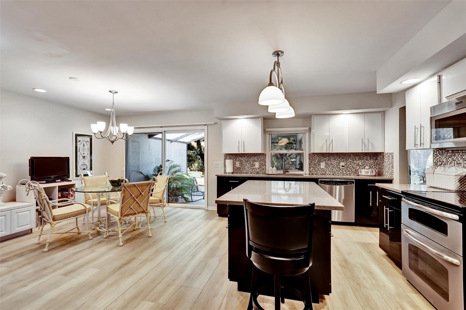 Image 11 of 42 For 6120 Wilshire Circle 6