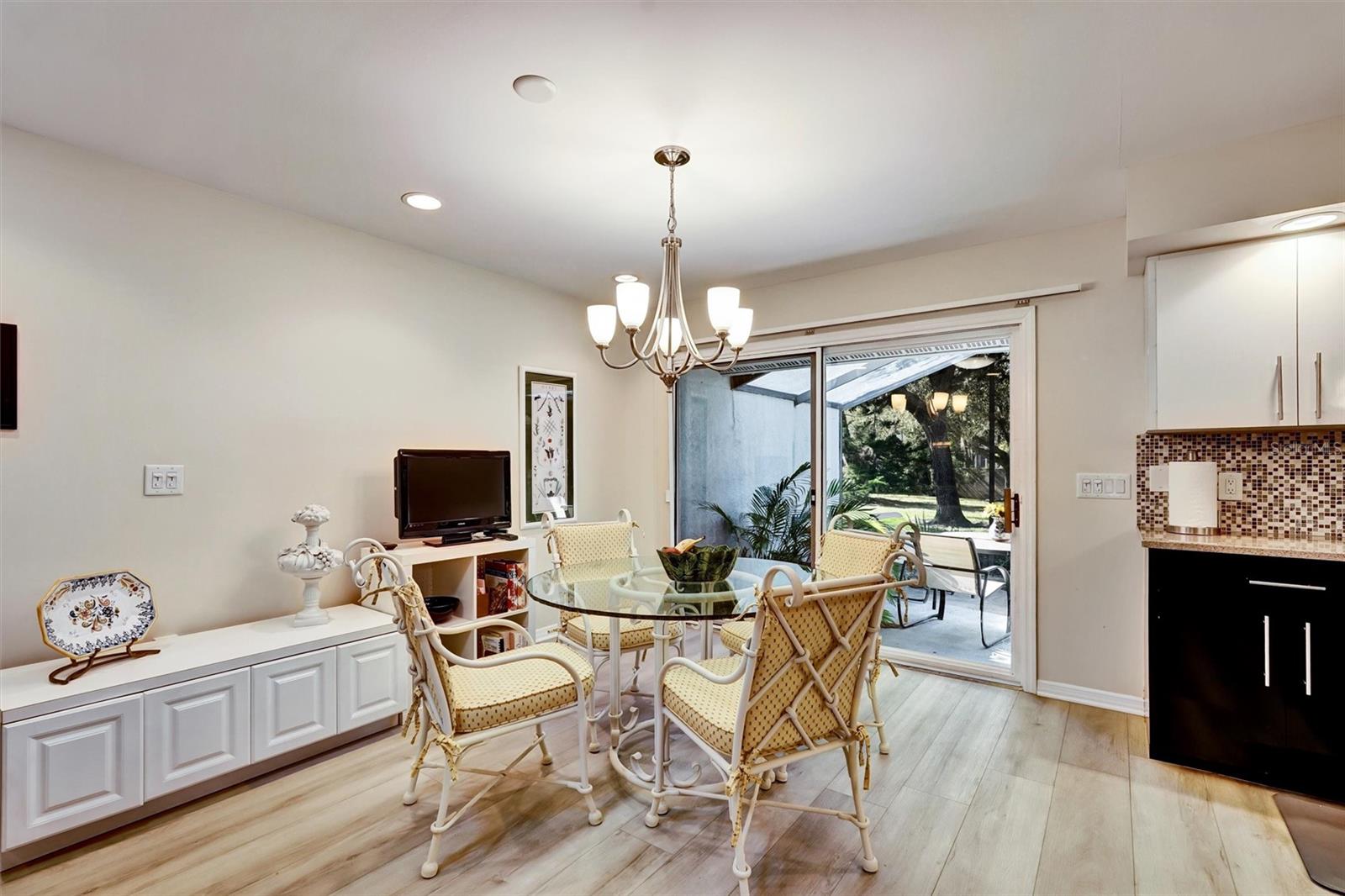 Image 7 of 42 For 6120 Wilshire Circle 6