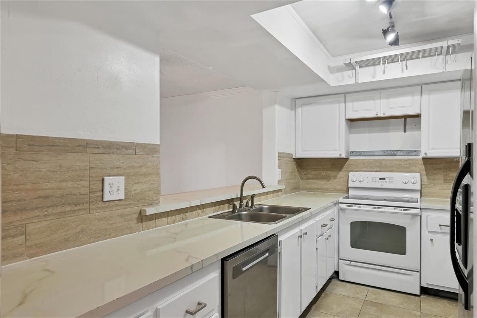 Image 18 of 30 For 6343 Manatee Avenue W