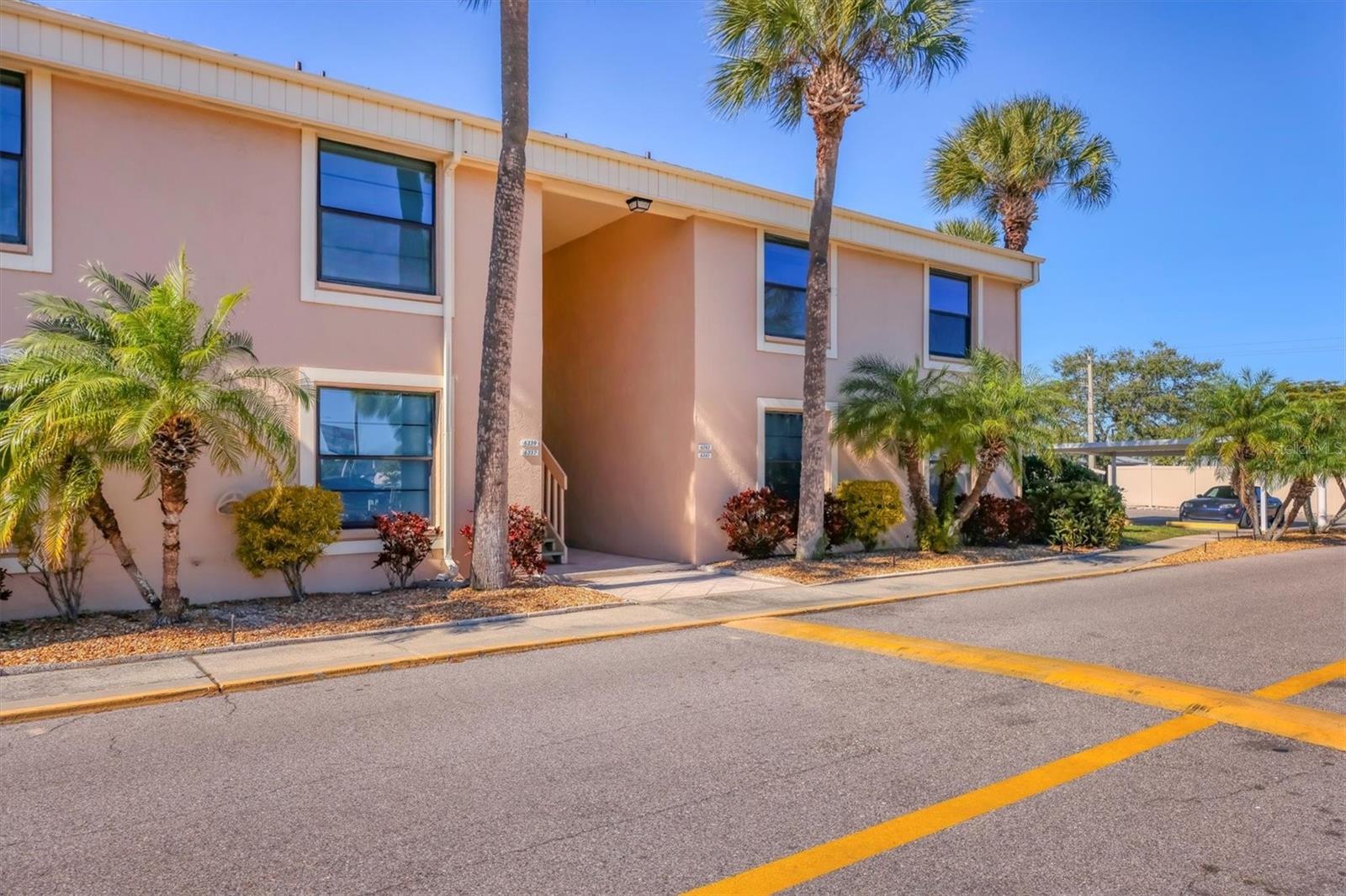 Image 5 of 30 For 6343 Manatee Avenue W