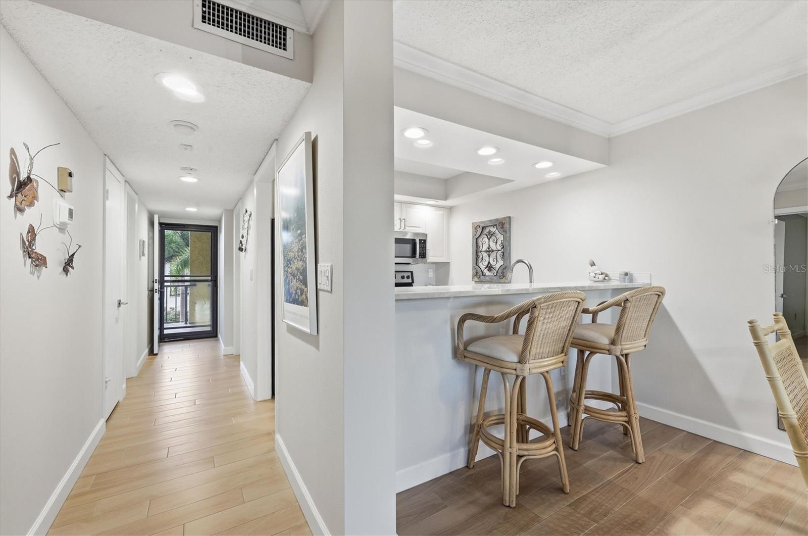 Image 14 of 53 For 8730 Midnight Pass Road 202