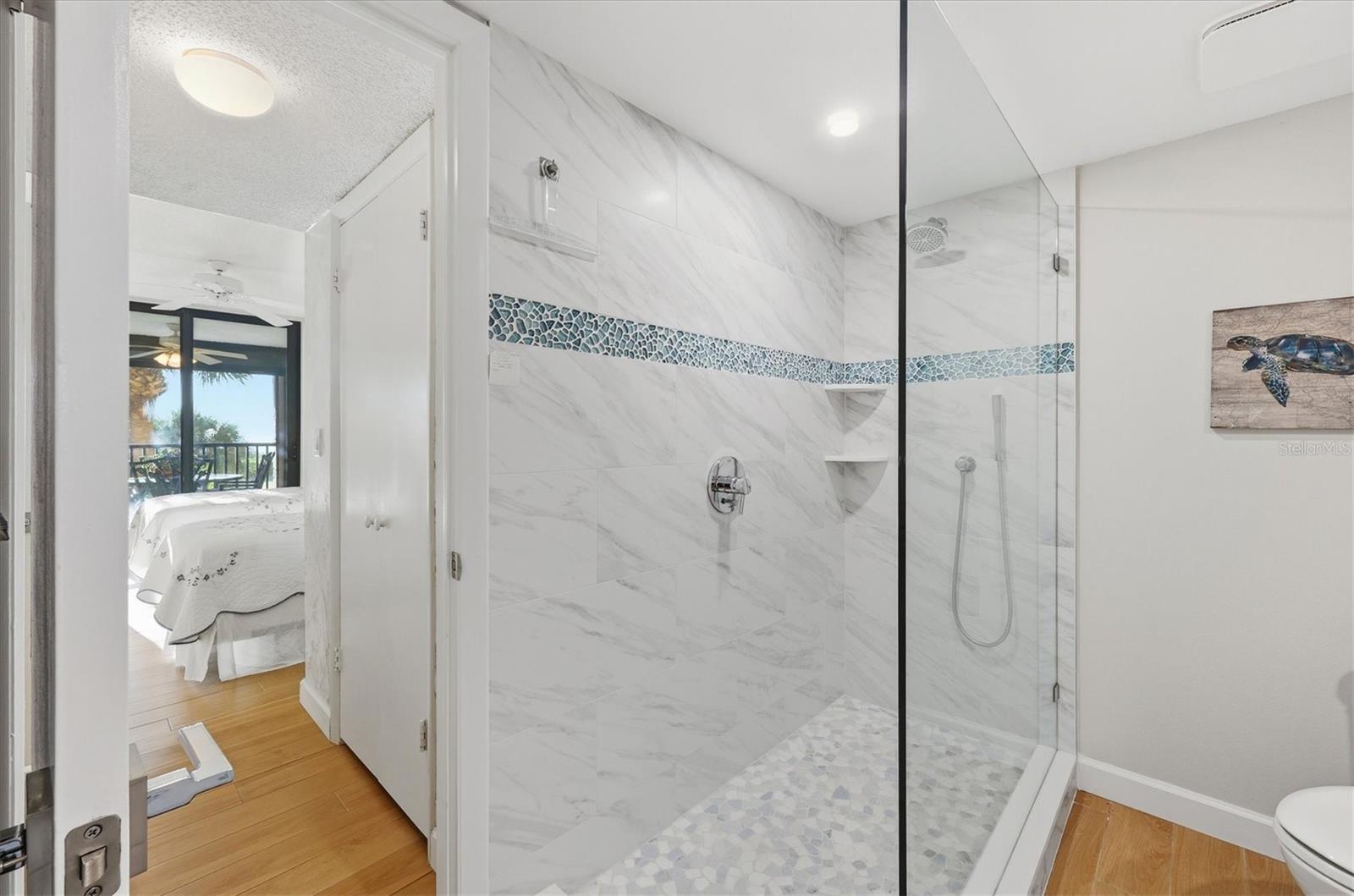 Image 24 of 53 For 8730 Midnight Pass Road 202