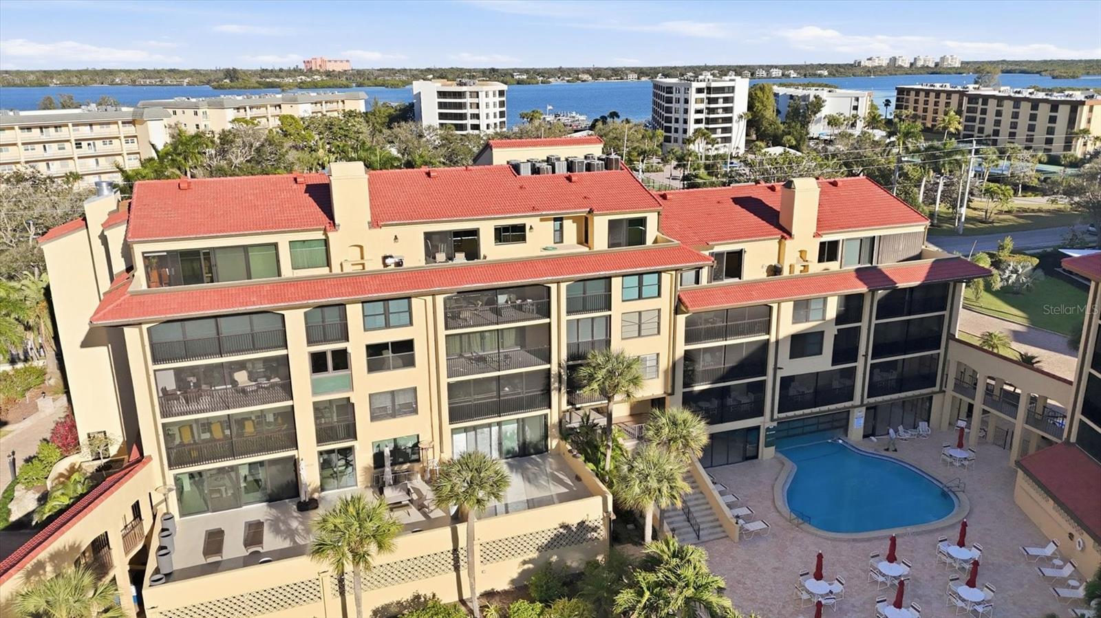 Image 34 of 53 For 8730 Midnight Pass Road 202