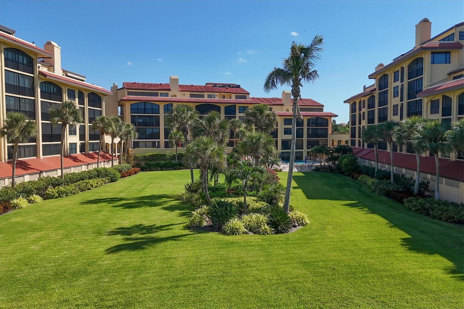 Image 35 of 53 For 8730 Midnight Pass Road 202