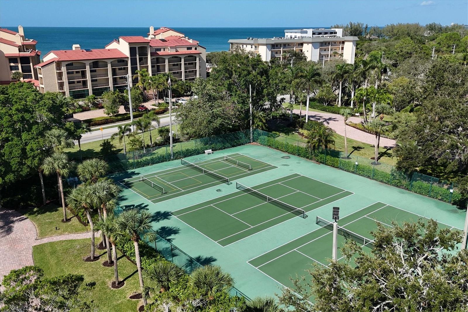 Image 38 of 53 For 8730 Midnight Pass Road 202