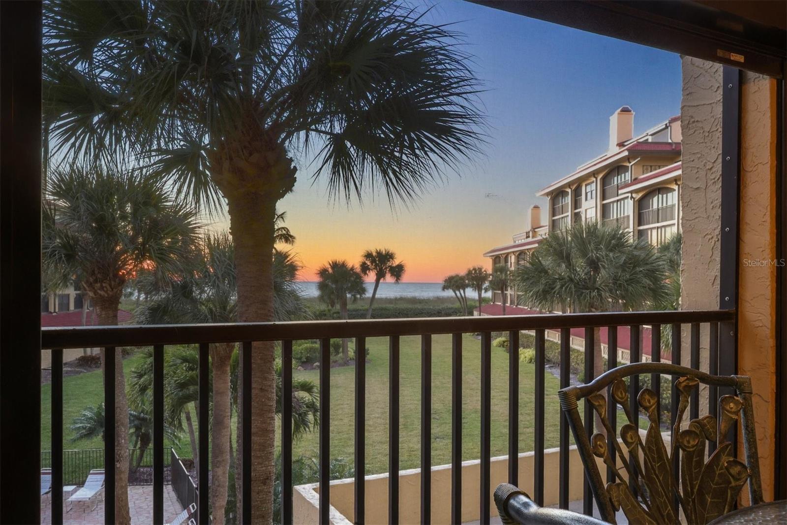 Image 4 of 53 For 8730 Midnight Pass Road 202