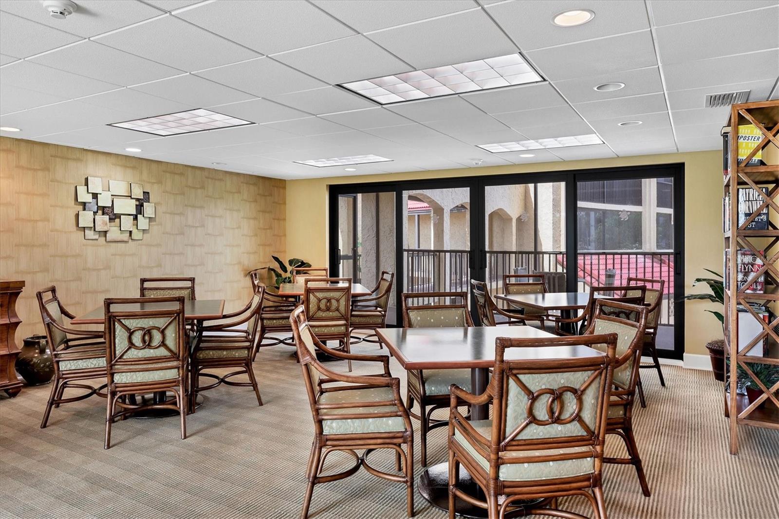 Image 41 of 53 For 8730 Midnight Pass Road 202