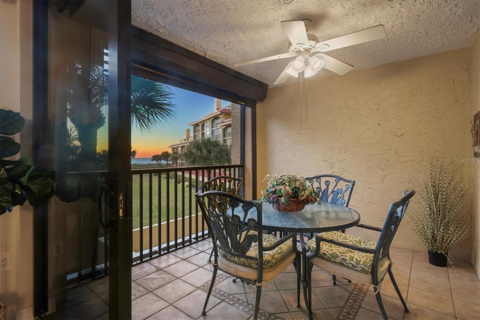 Image 6 of 53 For 8730 Midnight Pass Road 202