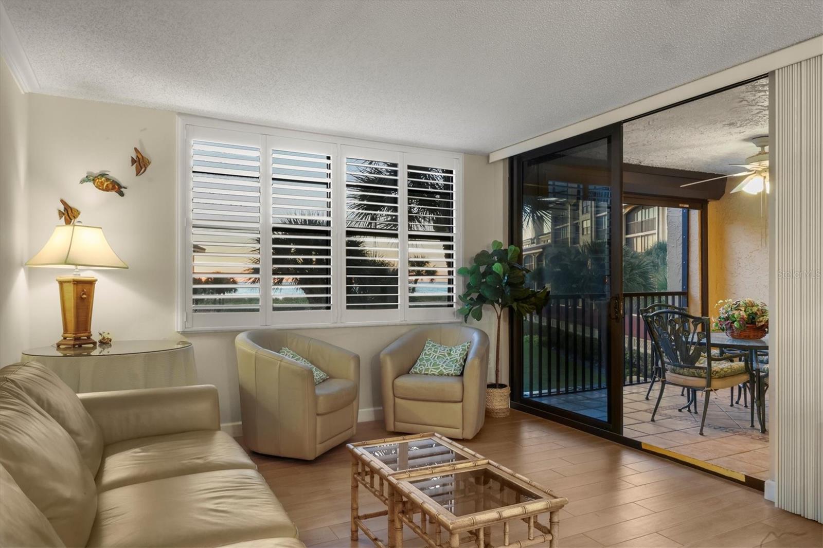 Image 7 of 53 For 8730 Midnight Pass Road 202