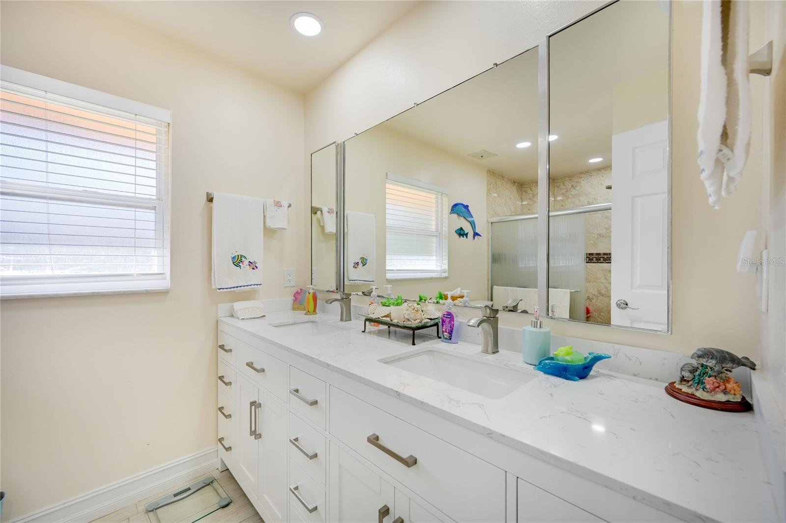 Image 11 of 28 For 4240 Perth Court