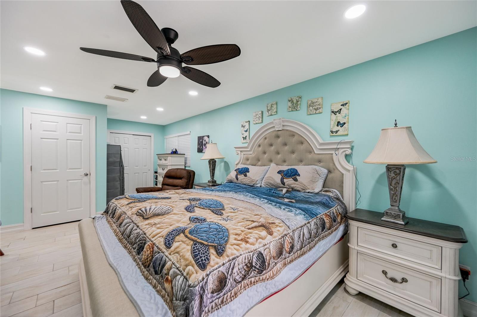 Image 15 of 28 For 4240 Perth Court