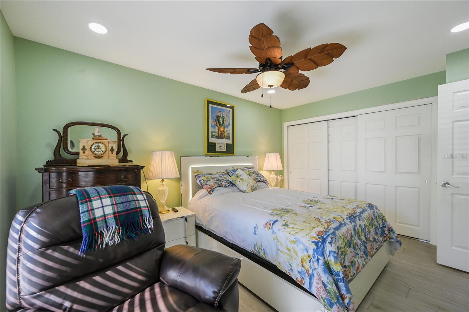 Image 22 of 28 For 4240 Perth Court