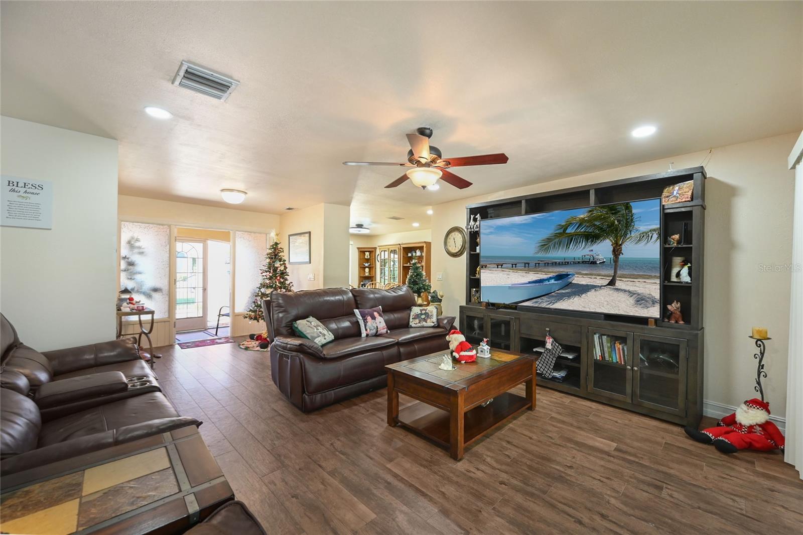 Image 3 of 28 For 4240 Perth Court