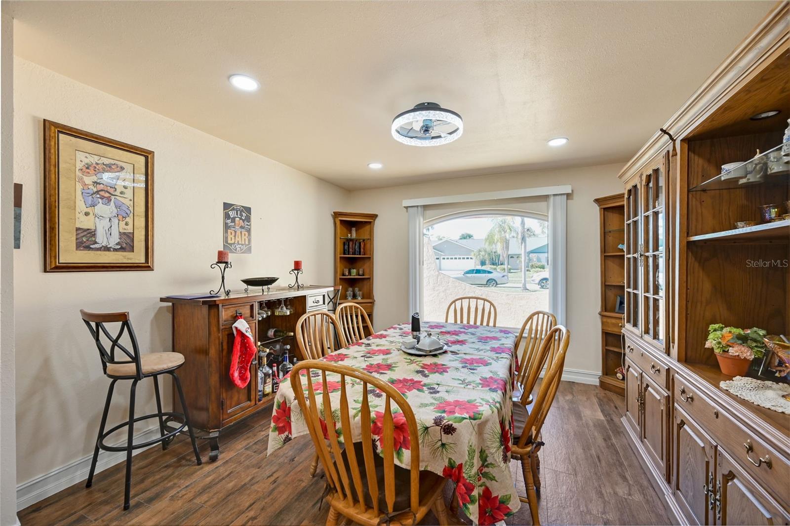 Image 7 of 28 For 4240 Perth Court