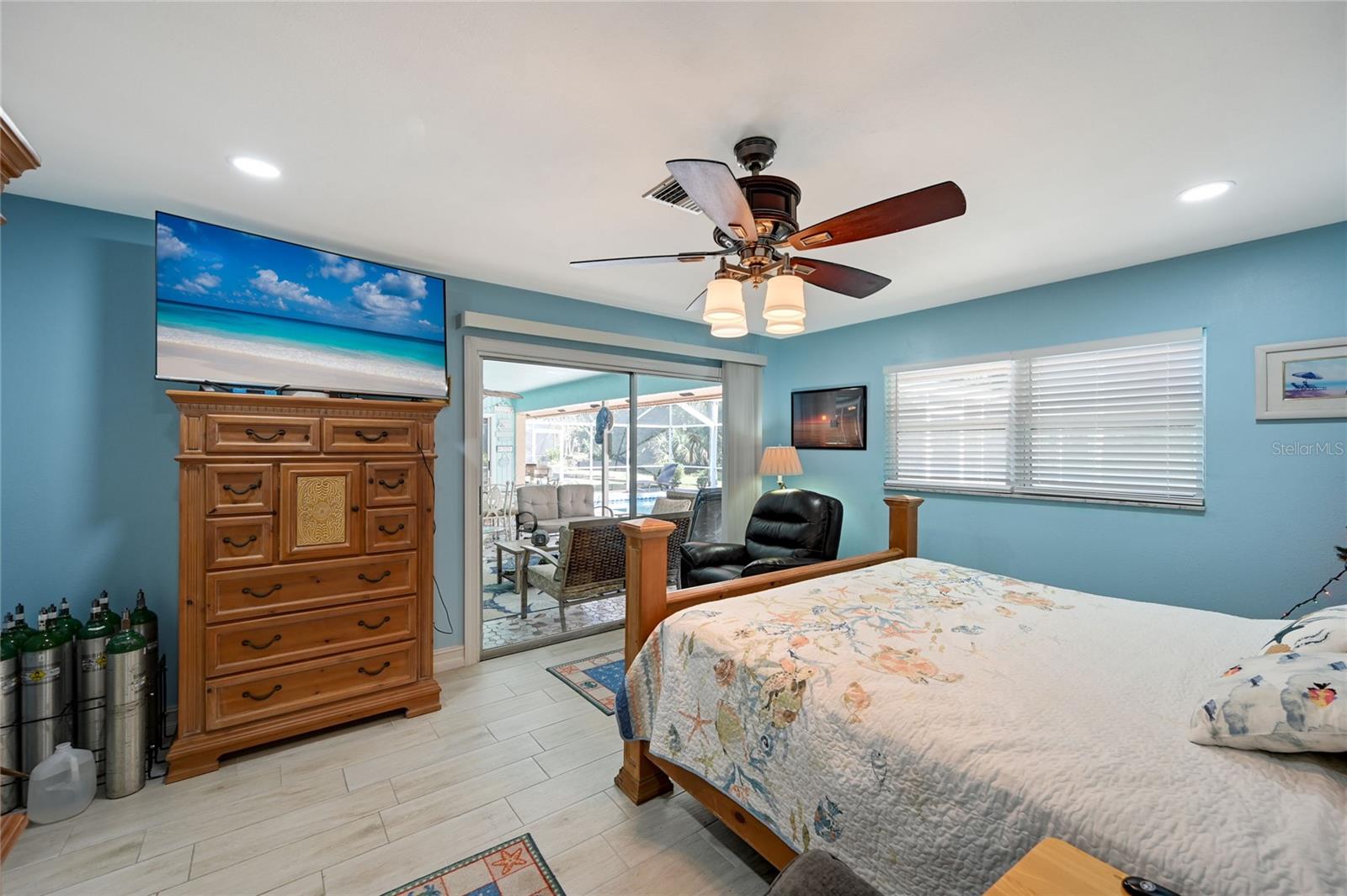 Image 9 of 28 For 4240 Perth Court