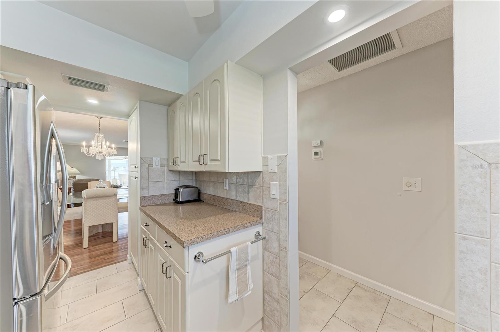 Image 10 of 41 For 5992 Coral Way