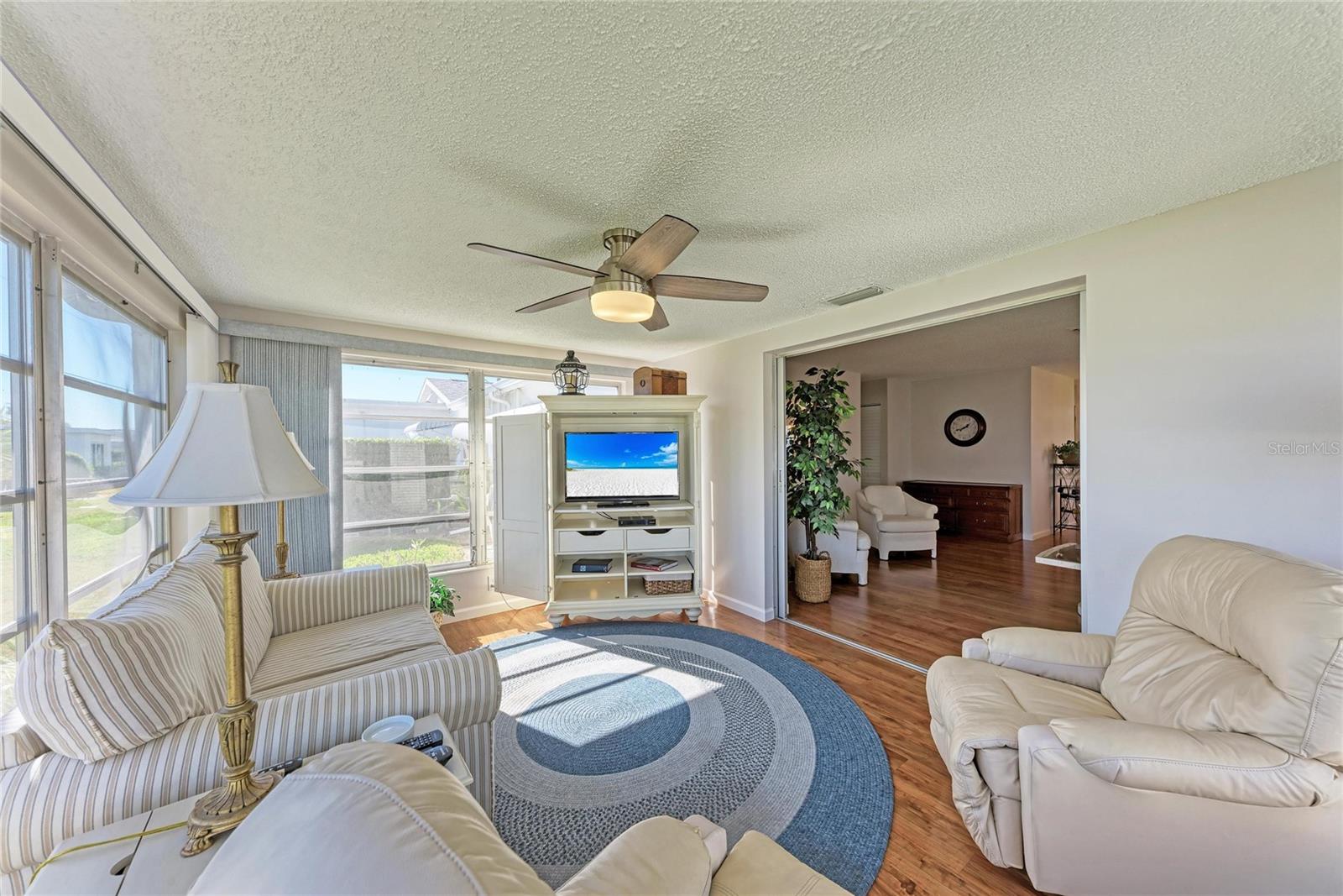 Image 17 of 41 For 5992 Coral Way