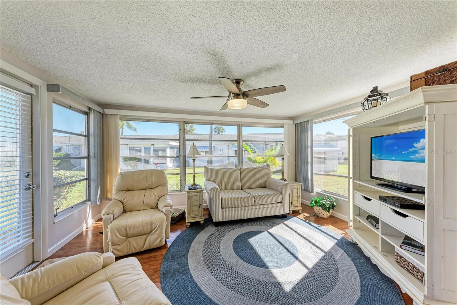 Image 18 of 41 For 5992 Coral Way