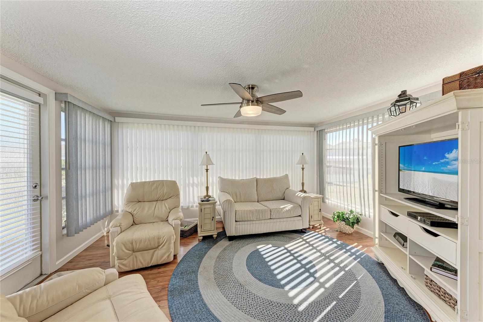 Image 20 of 41 For 5992 Coral Way