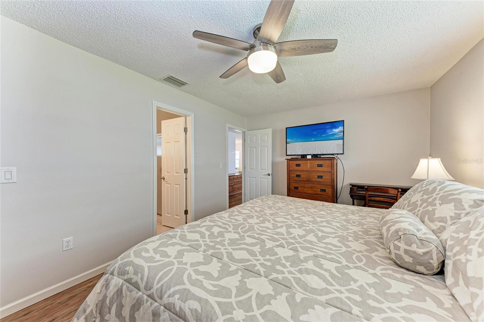 Image 22 of 41 For 5992 Coral Way