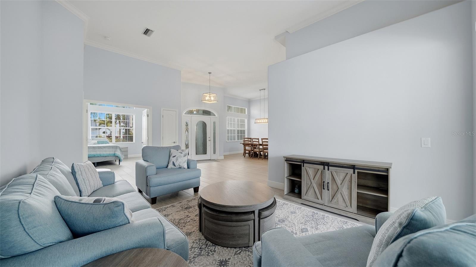 Image 21 of 77 For 9402 Glen Abbey Lane