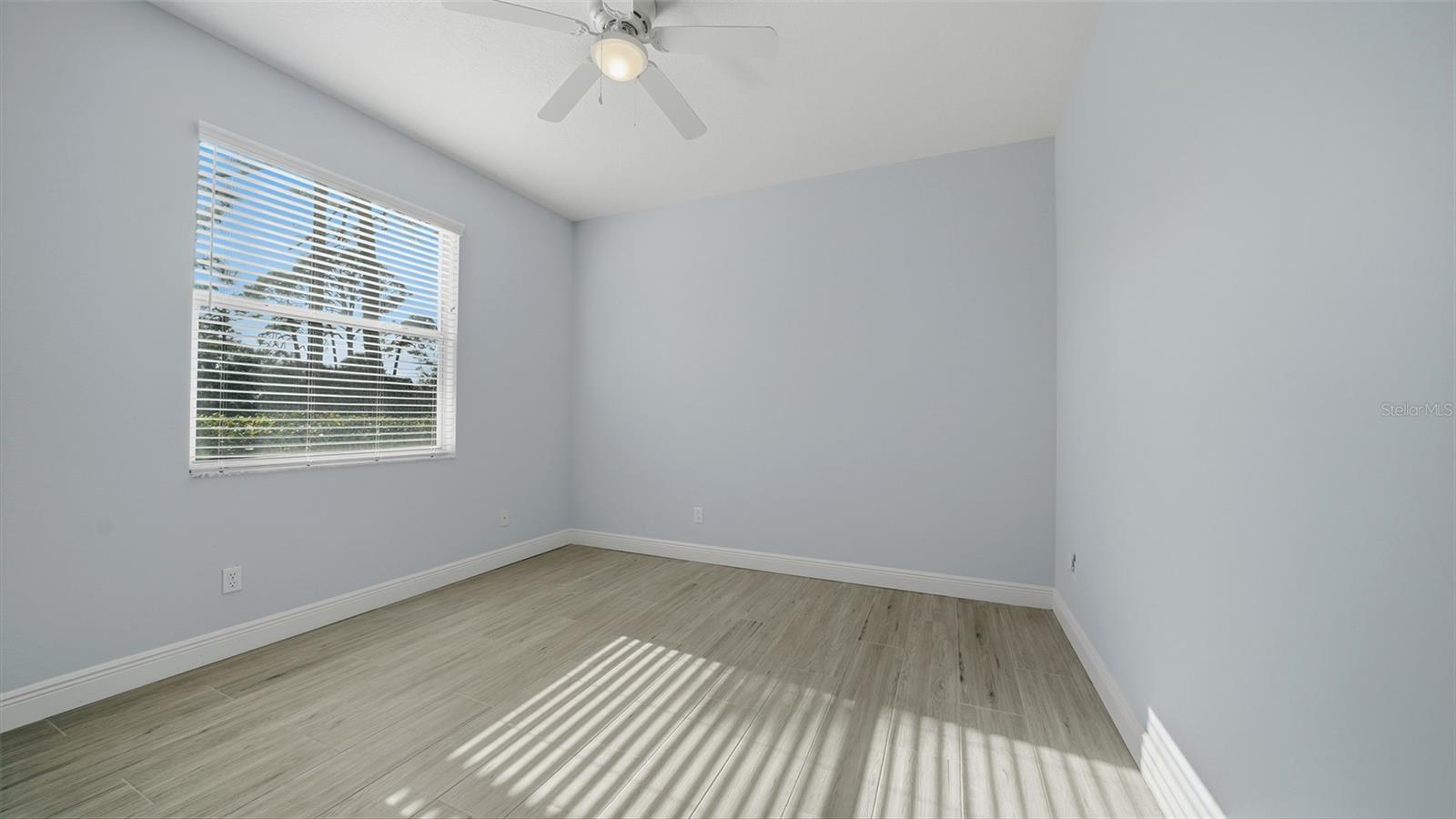 Image 38 of 77 For 9402 Glen Abbey Lane