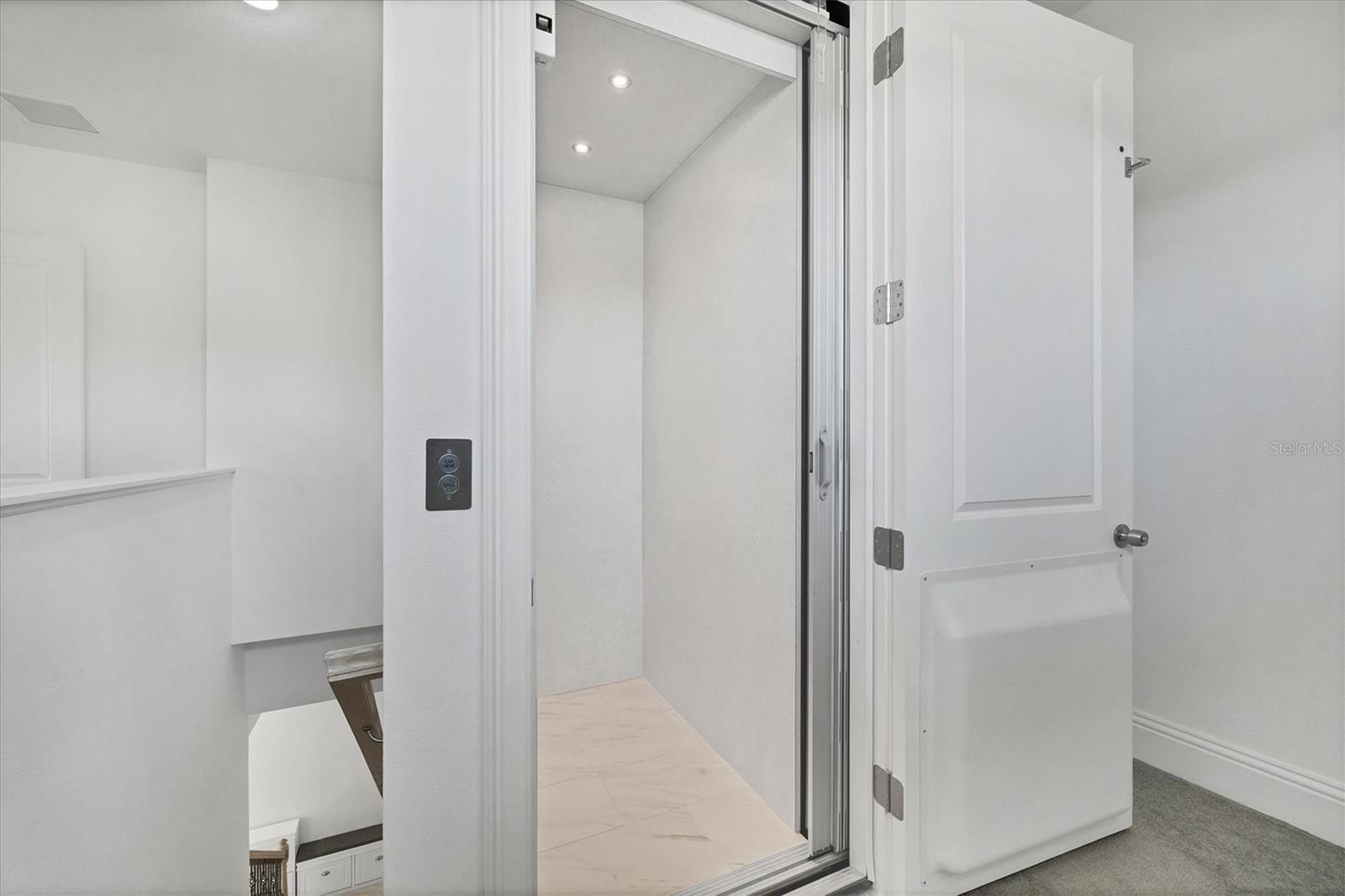 Image 17 of 39 For 7835 Hidden Creek Loop 101