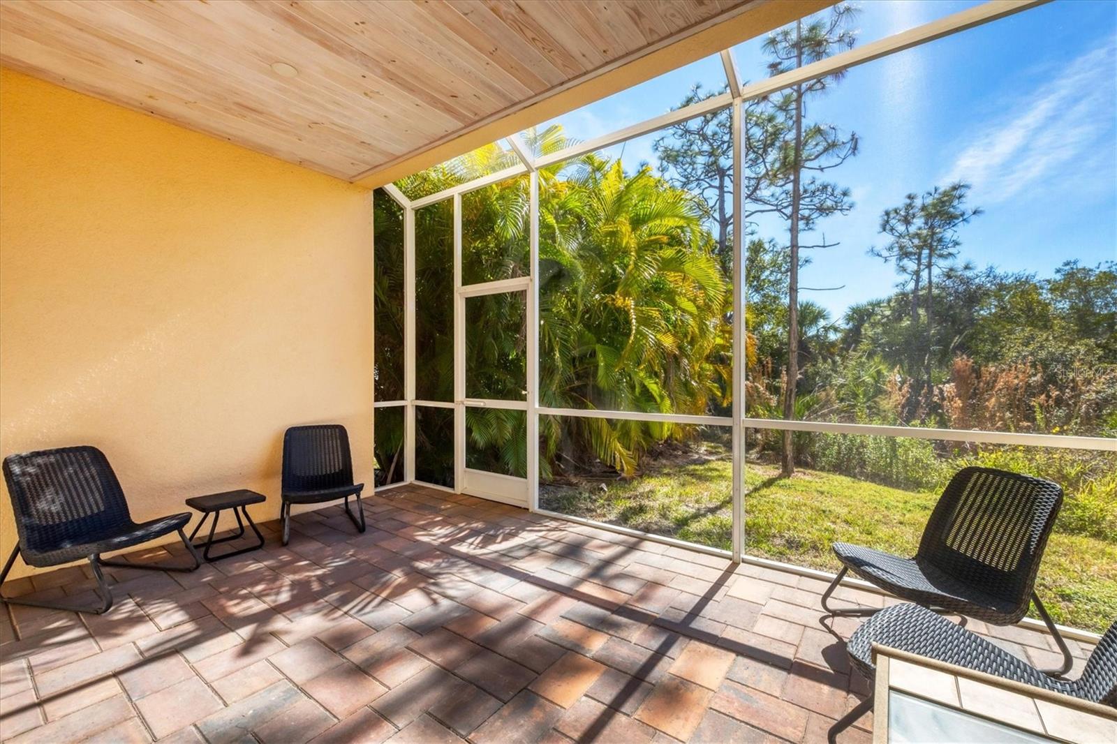 Image 28 of 39 For 7835 Hidden Creek Loop 101