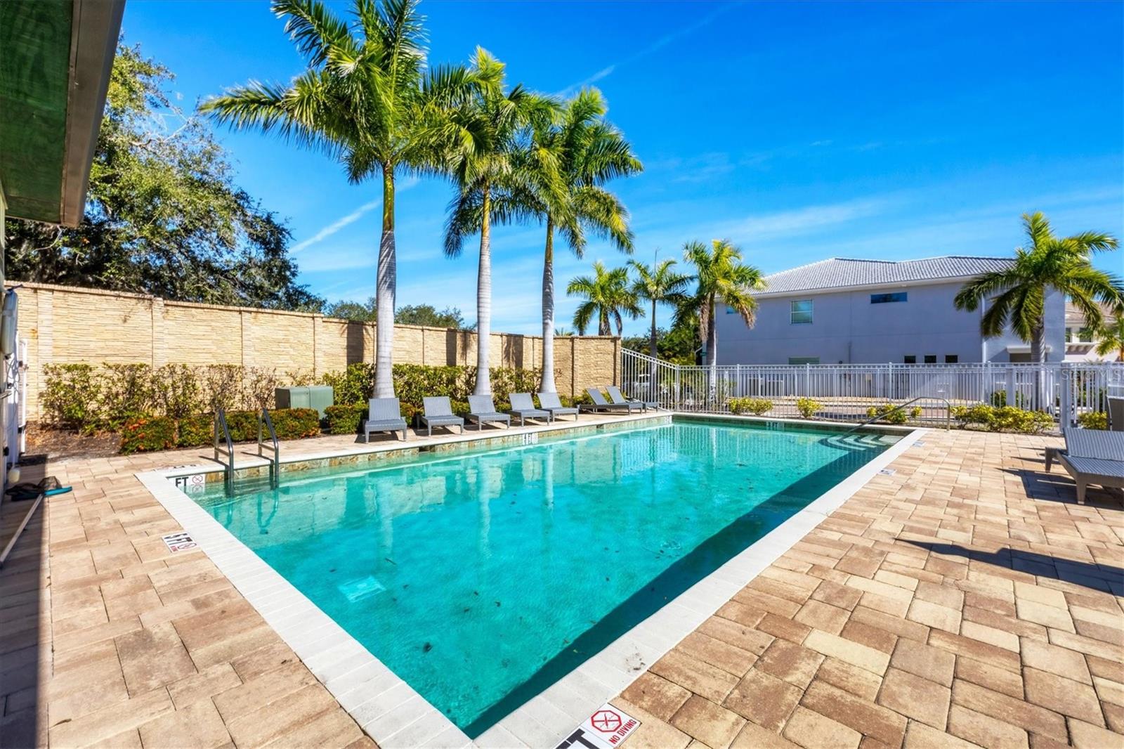 Image 33 of 39 For 7835 Hidden Creek Loop 101