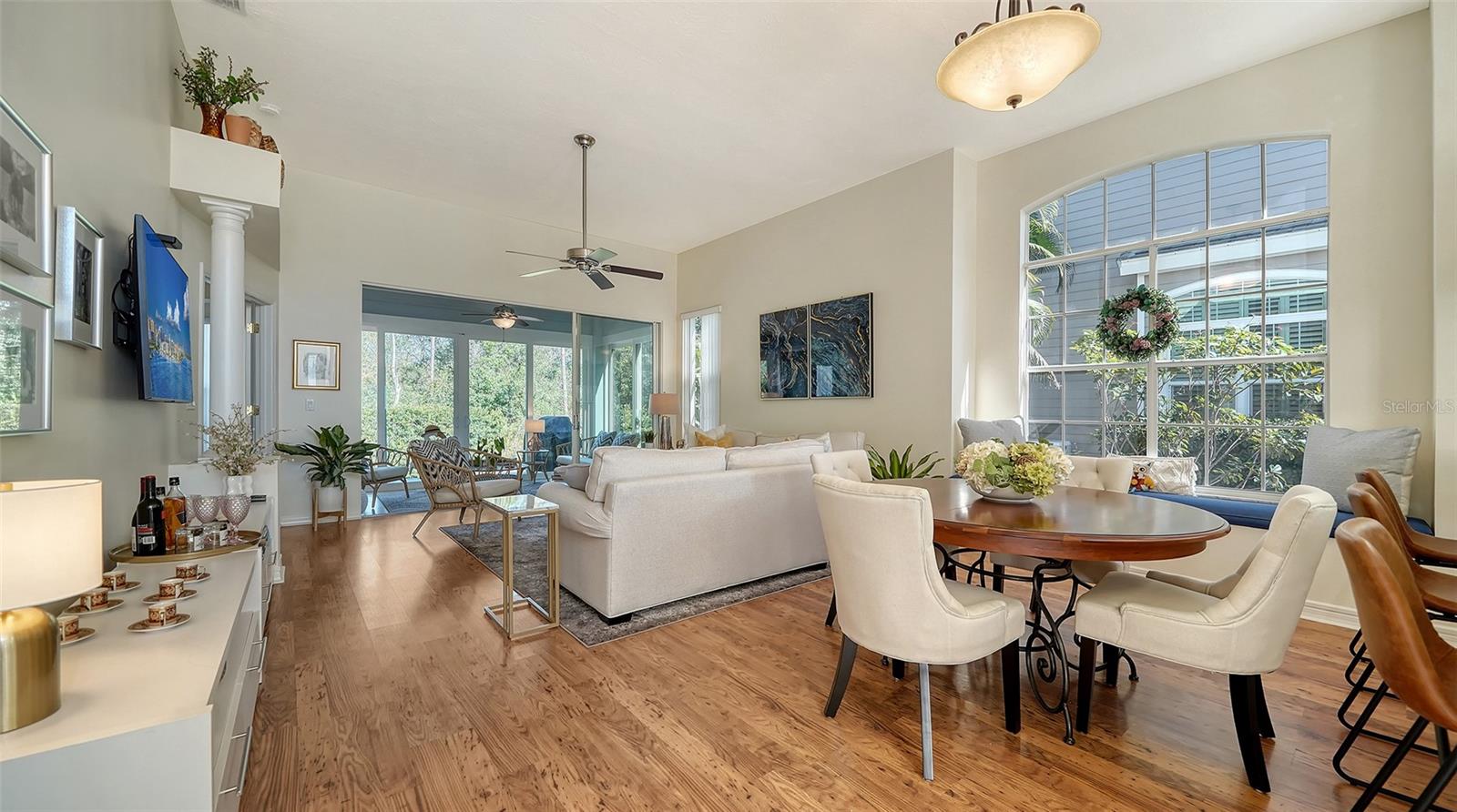 Image 10 of 65 For 7628 Whitebridge Glen