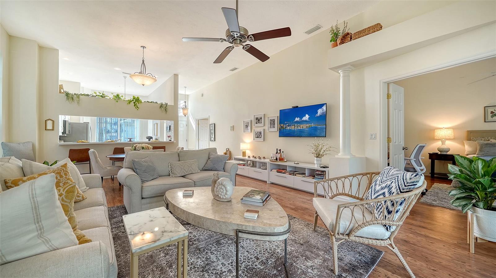 Image 12 of 65 For 7628 Whitebridge Glen