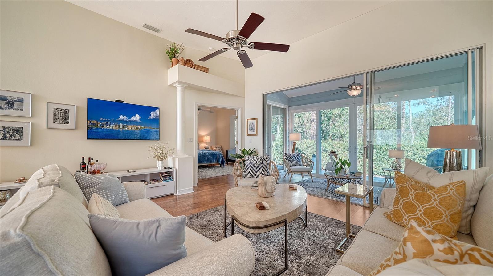 Image 14 of 65 For 7628 Whitebridge Glen