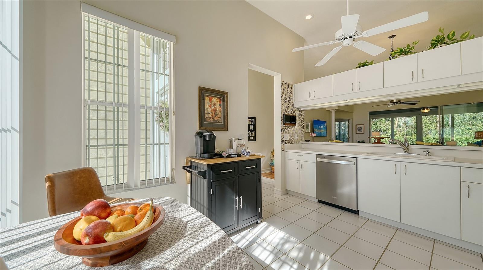 Image 7 of 65 For 7628 Whitebridge Glen