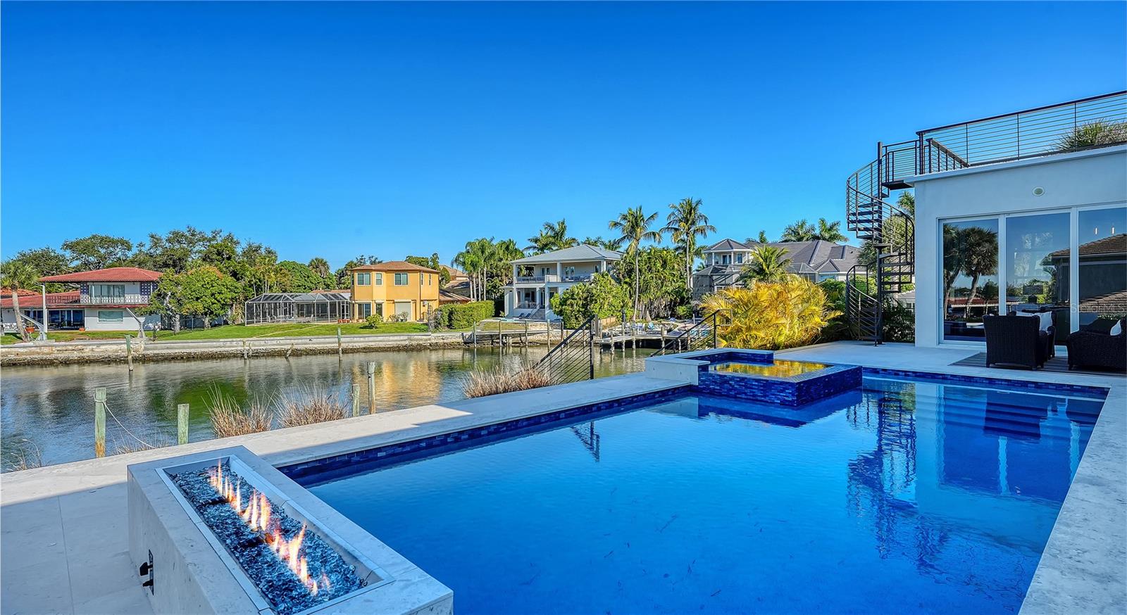 Image 15 of 50 For 1739 Little Pointe Circle