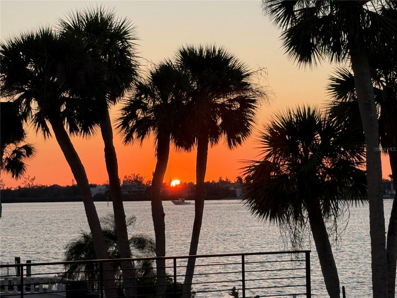 Image 35 of 50 For 1739 Little Pointe Circle