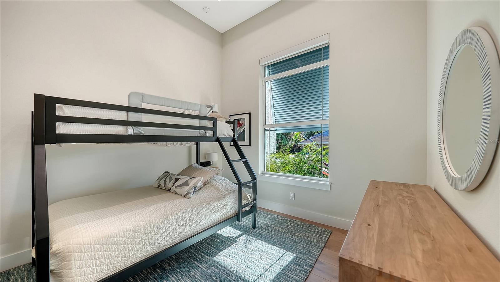 Image 43 of 50 For 1739 Little Pointe Circle