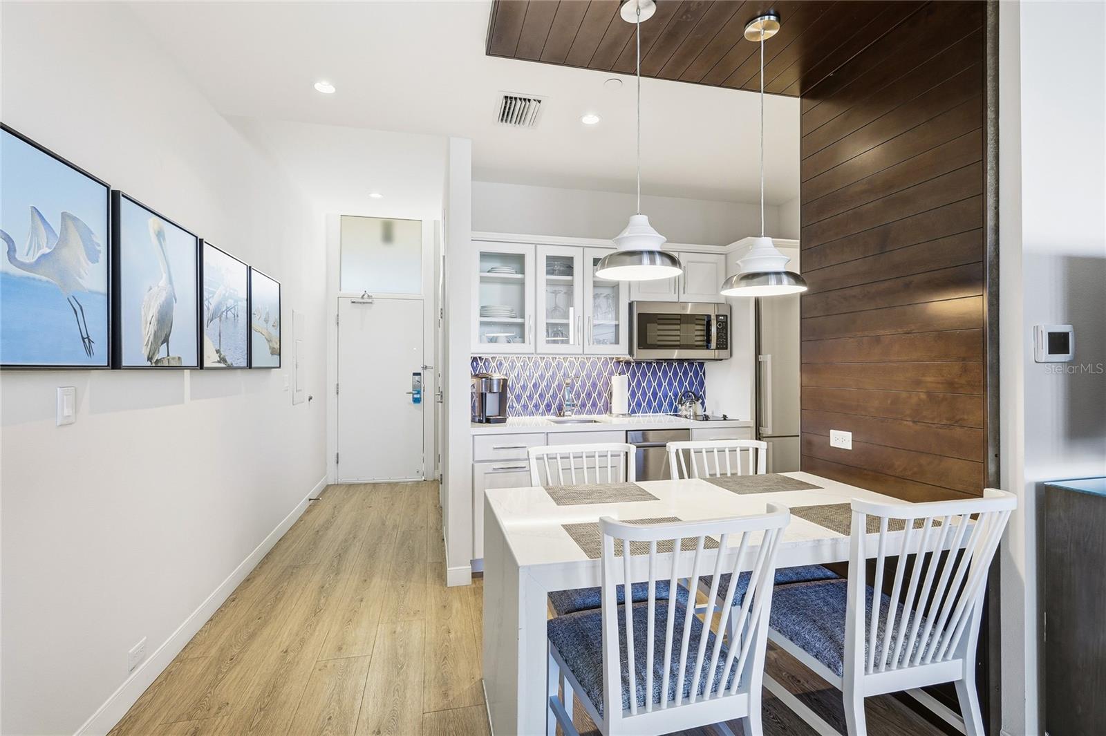 Image 10 of 44 For 225 Sands Point Road 7101