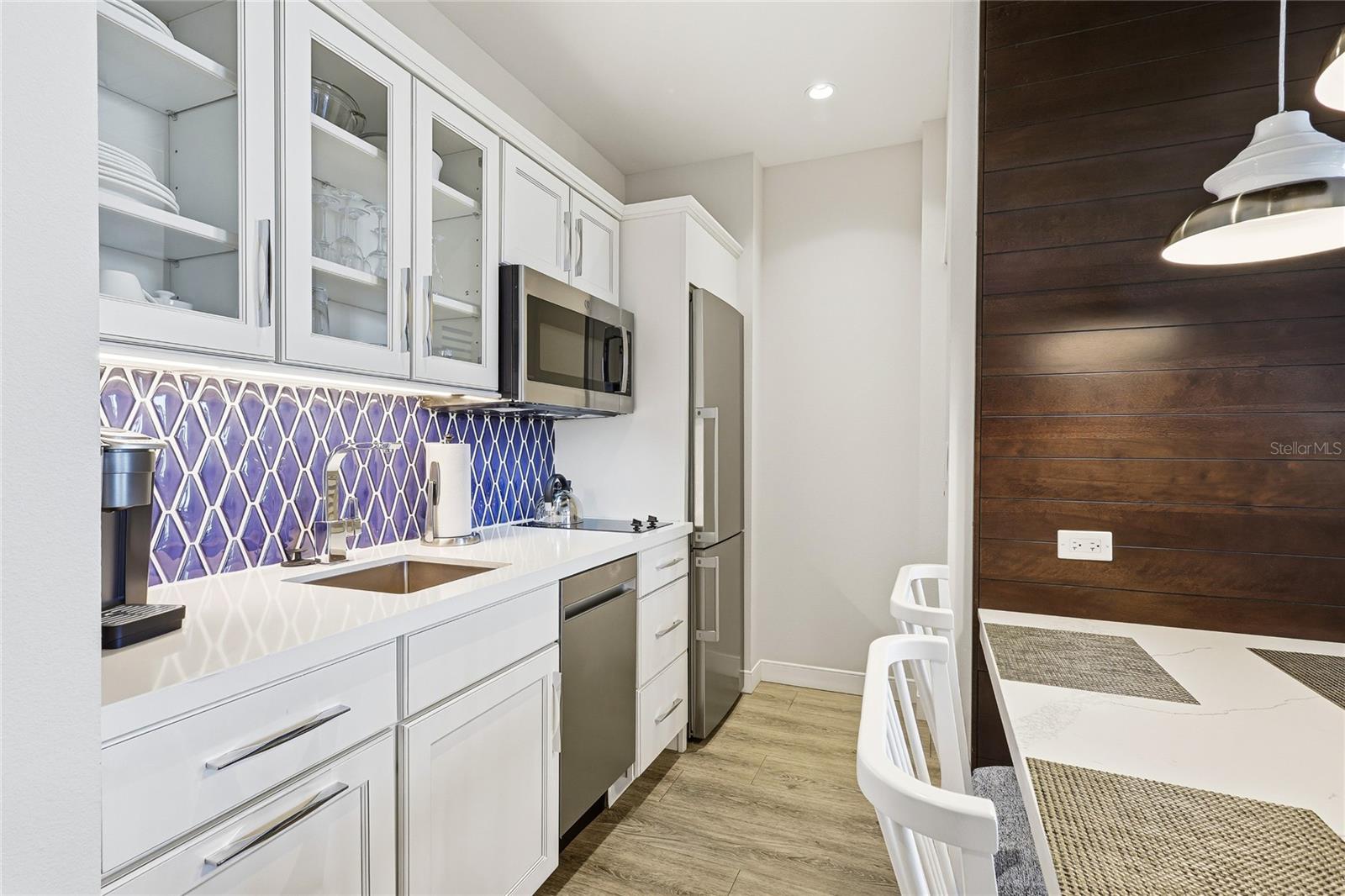 Image 11 of 44 For 225 Sands Point Road 7101