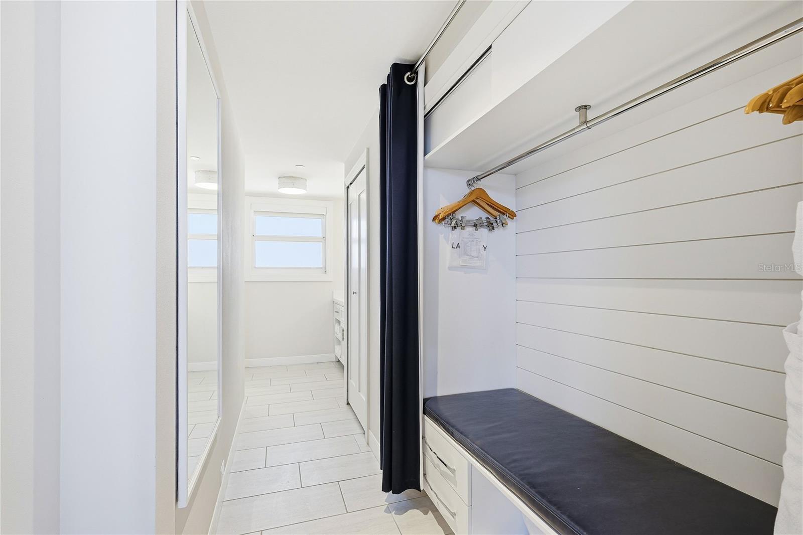 Image 17 of 44 For 225 Sands Point Road 7101