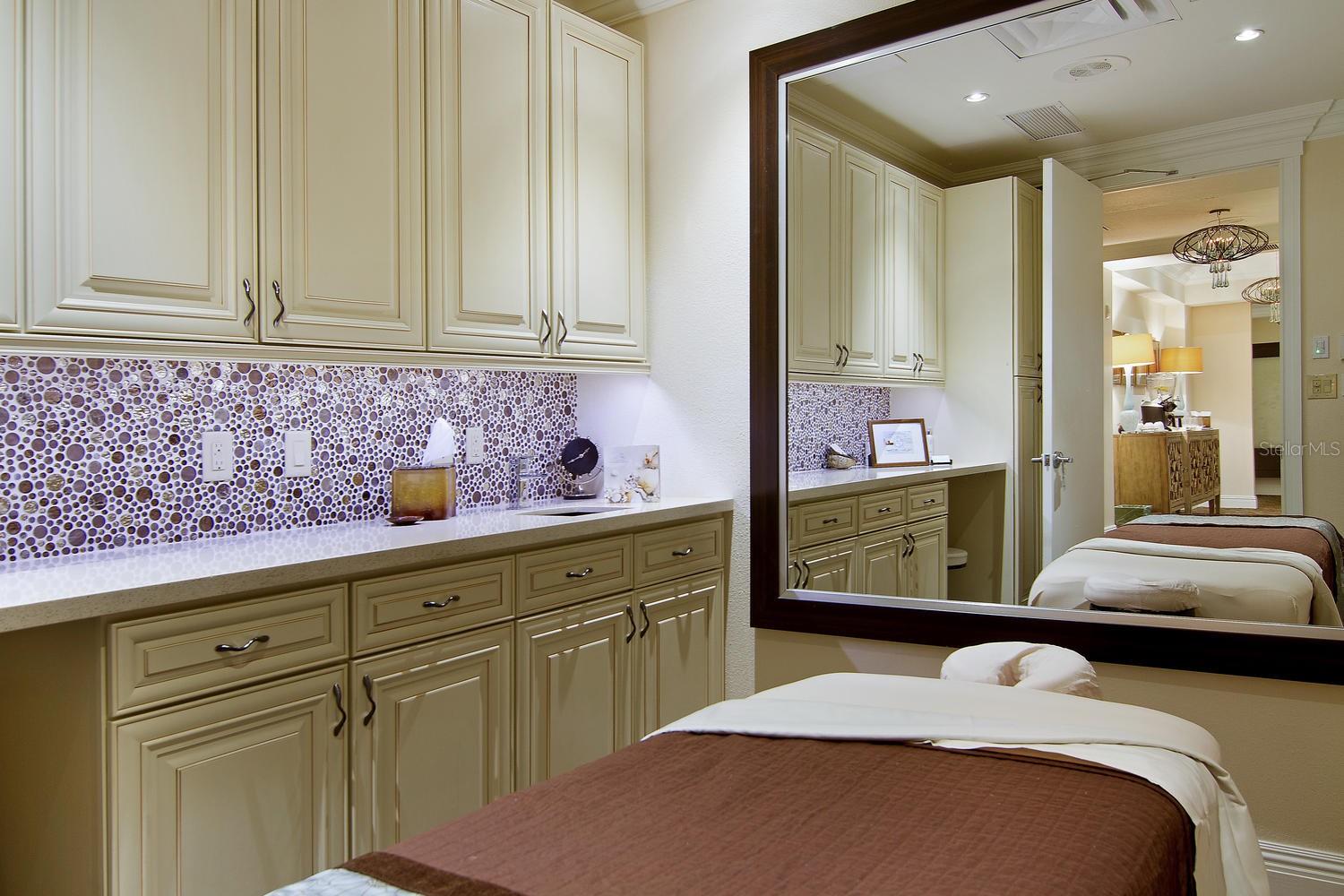 Image 32 of 44 For 225 Sands Point Road 7101