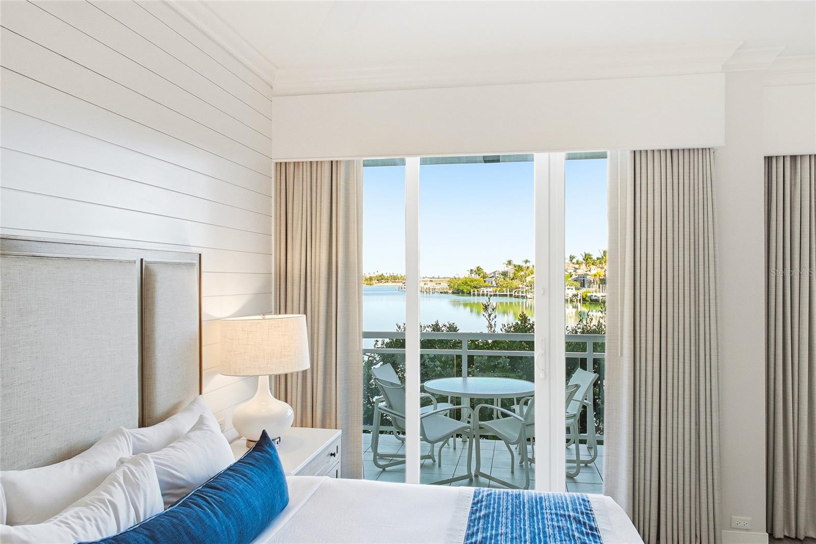 Image 6 of 44 For 225 Sands Point Road 7101