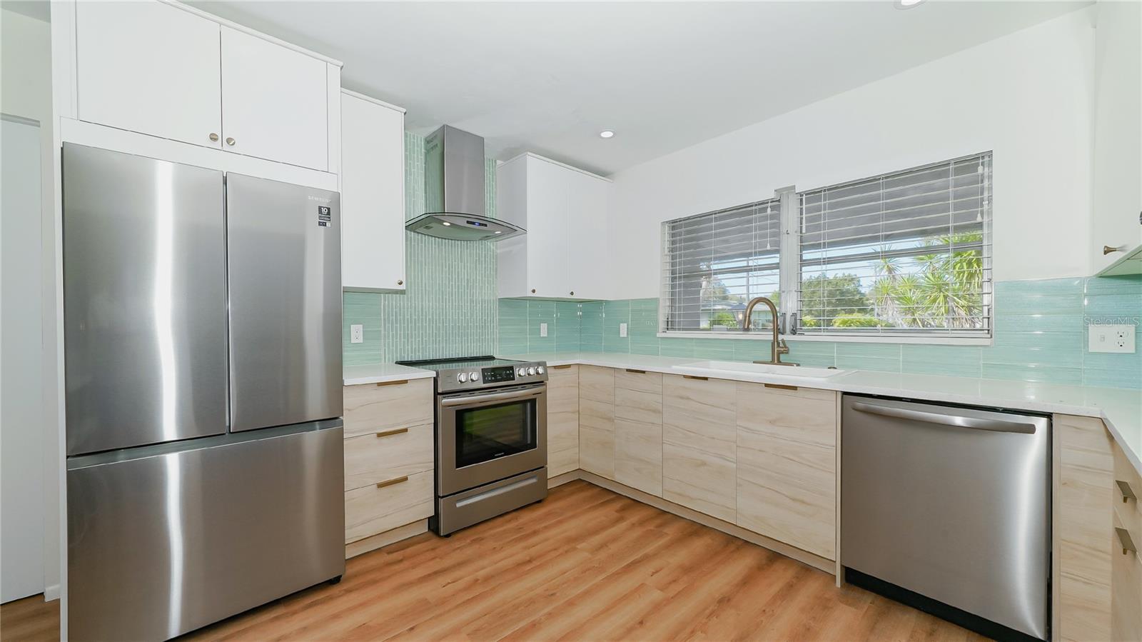 Image 12 of 33 For 3431 Mineola Drive