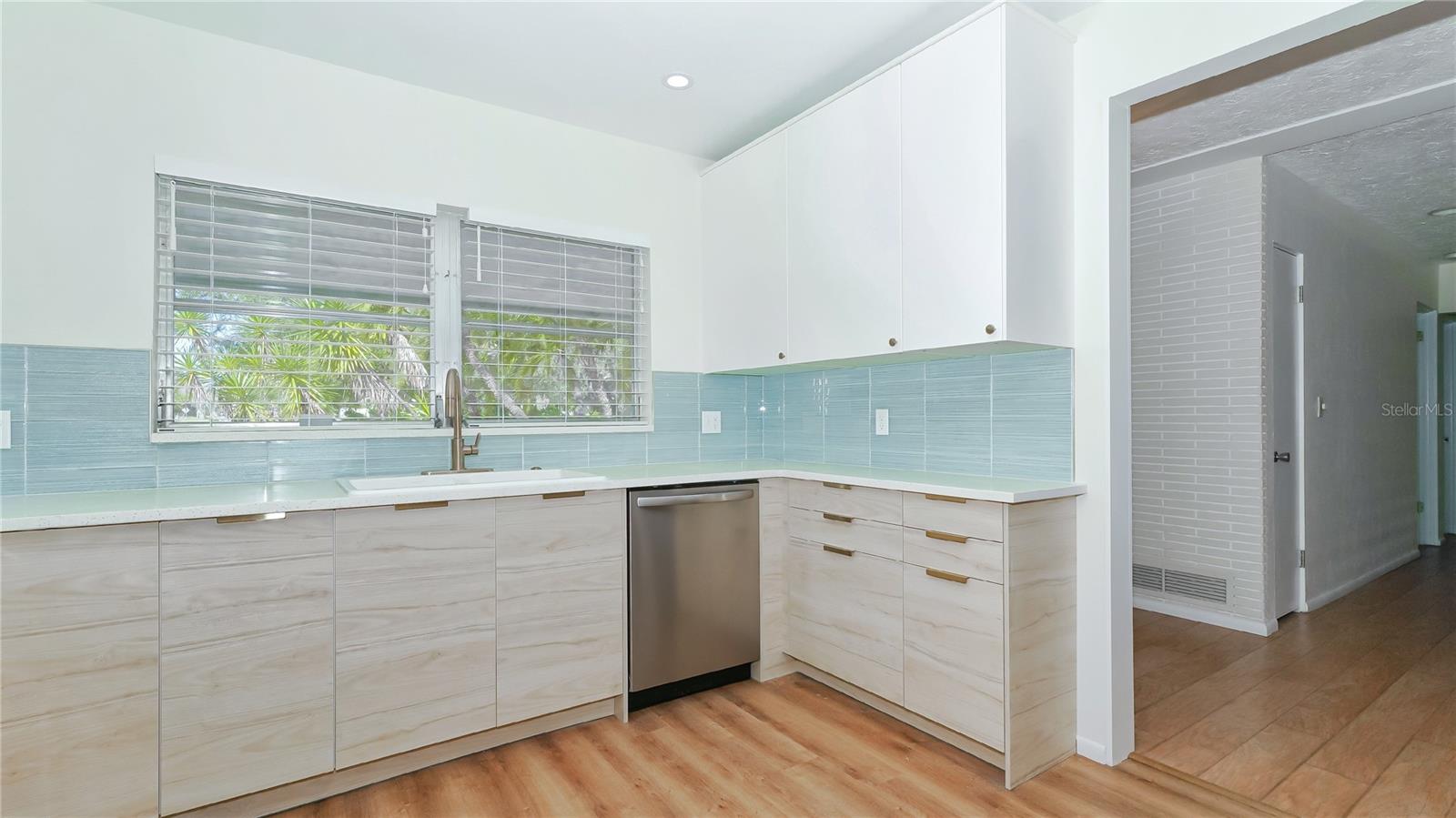 Image 13 of 33 For 3431 Mineola Drive