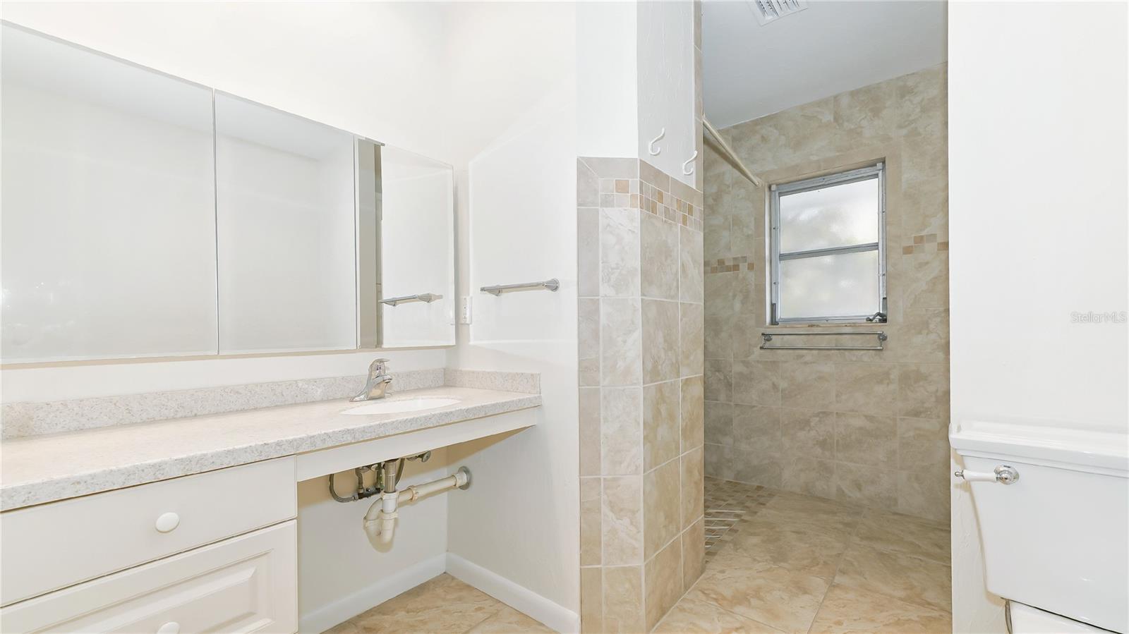 Image 18 of 33 For 3431 Mineola Drive