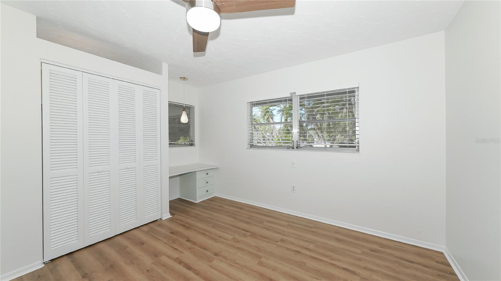 Image 19 of 33 For 3431 Mineola Drive